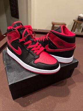 Jordan 1 mid Black and Red